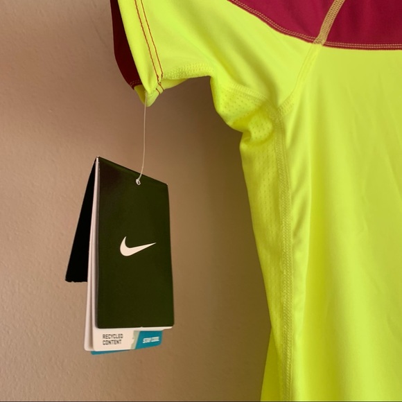 Nike running shirt large - Picture 5 of 7